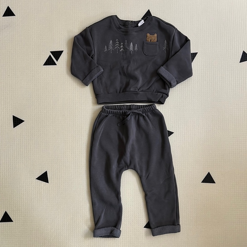 Baby GAP Brannan Bear Sweat Set size 18-24 months